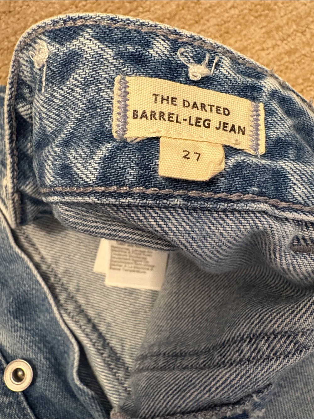 Madewell Darted Barrel Leg Jean with Patch Pockets - Picture 7 of 9